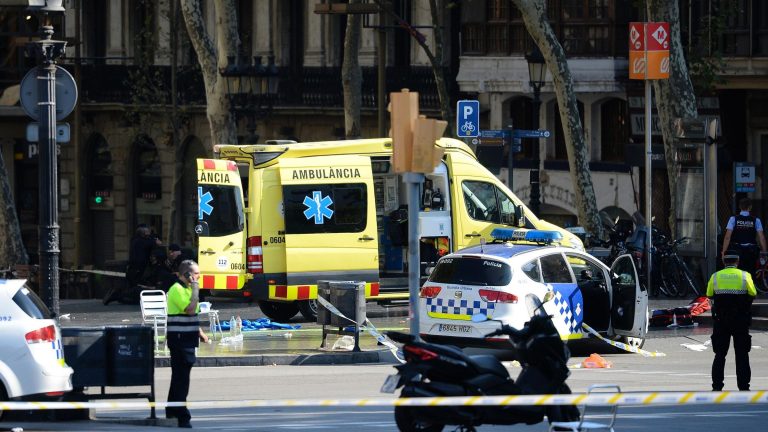 Adwentyści zjednoczeni w modlitwie po ataku terrorystycznym w Barcelonie. 14 ofiar śmiertelnych i dziesiątki rannych.