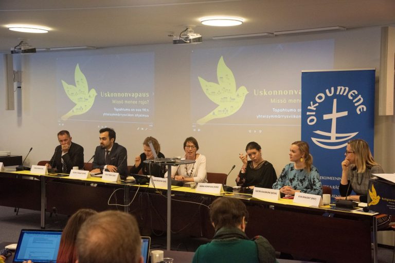Adwentyści na konferencji na temat wolności religijnej w Finlandii.