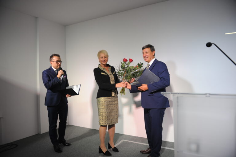 Skwer adwentysty z okazji 100 lat Kościoła