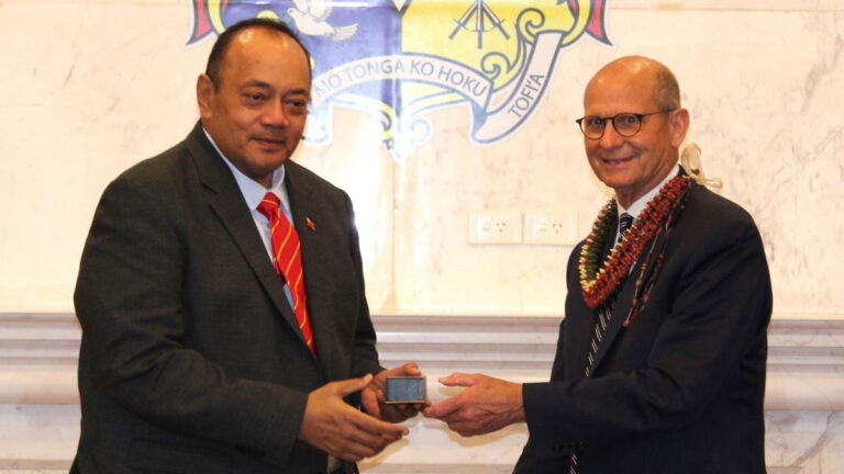Premier Tonga dziękuje Kościołowi Adwentystów