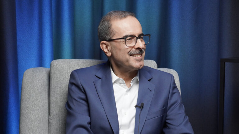 „Kościół miejscem schronienia”. Wywiad z pastorem Jarosławem Dzięgielewskim